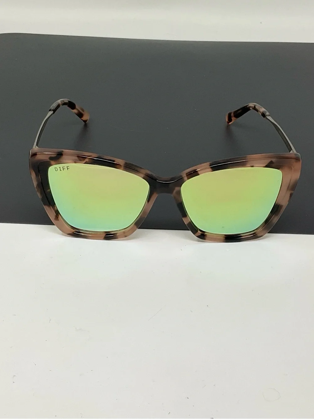 DIFF Becky II Tortoise mirror Sunglasses